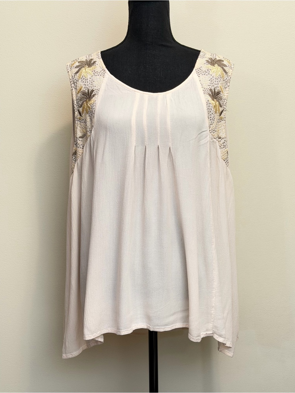 Solitaire Cream Blush Embroidered Shoulder Tank Top Womens 2X Flowy Boxy Cottage